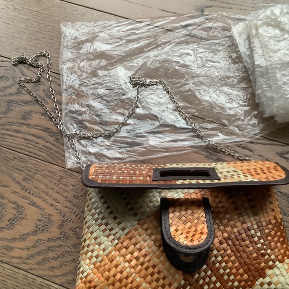 NWOT Cute purse (can be a clutch or shoulder) - Picture 3 of 5